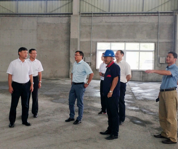 集團公司黨委委員、股份公司黨委書記、總經(jīng)理蔣培進到矸石項目部調(diào)研 