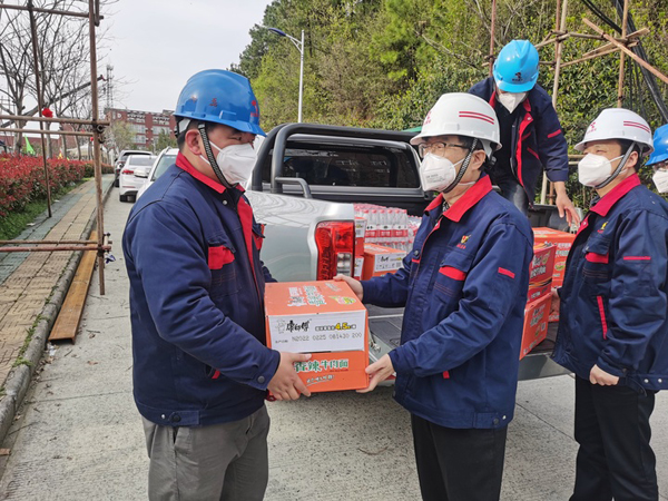 公司黨委書(shū)記檢查指導(dǎo)田家炳中學(xué)隔離點(diǎn)項(xiàng)目建設(shè)工作 公司黨委書(shū)記檢查指導(dǎo)田家炳中學(xué)隔離點(diǎn)項(xiàng)目建設(shè)工作